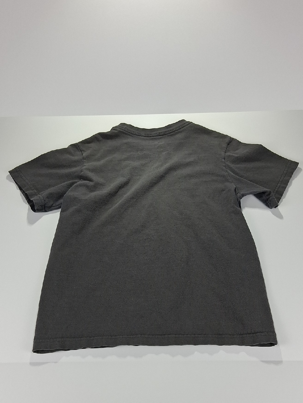 Boys Nike Short Sleeve T-Shirt Size Medium with Neon Green Logo Dark Grey - Picture 3 of 3